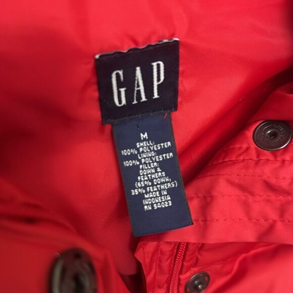 GAP Sz M Red Puffer Featherdown Vest w/Ribbed Side-Stretch Panels - Picture 2 of 7